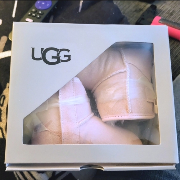 Brand New Toddler Girl Ugg Boots size 4 Jesse Bow II faux suede - Picture 6 of 8